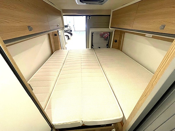 Sunlight Cliff 640, Aut, 5300 mil, fullservad, 3500 kg 6 of 18