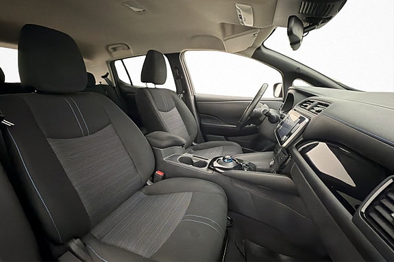 Nissan Leaf 16 of 27
