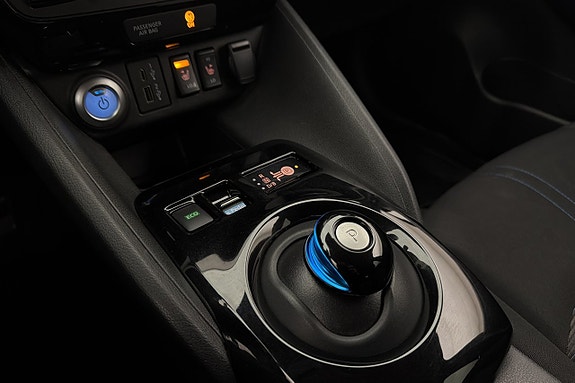 Nissan Leaf 25 of 27