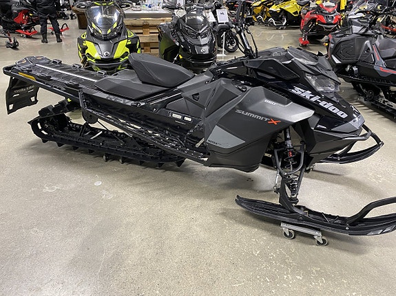 Ski-Doo Summit X 154" 850 E-TEC SHOT 4 of 4