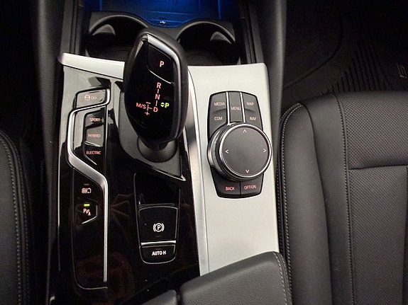 BMW 530e 28 of 30
