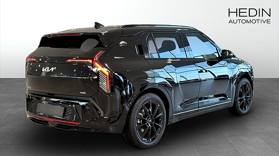 Kia EV3 8 of 12