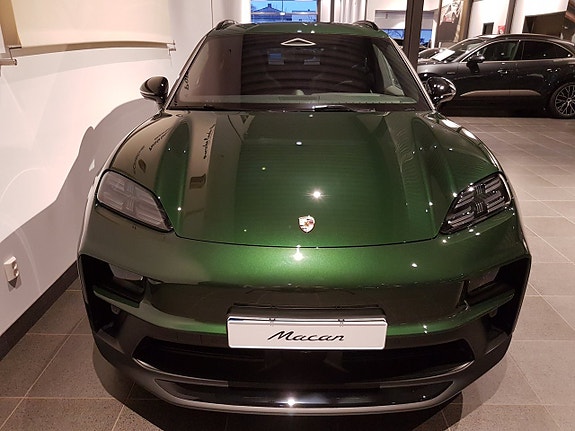 Porsche Macan GTS 3 of 5