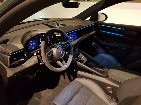 Porsche Macan GTS 8 of 11