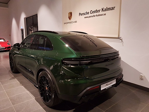 Porsche Macan GTS 4 of 5