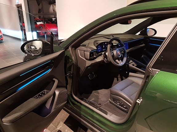 Porsche Macan GTS 6 of 11