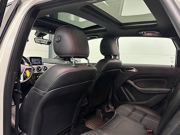 Mercedes-Benz B180 17 of 25