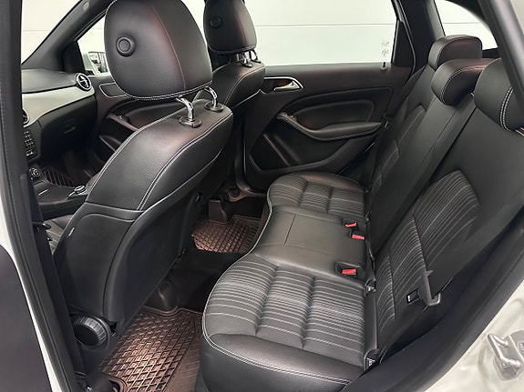 Mercedes-Benz B180 24 of 25