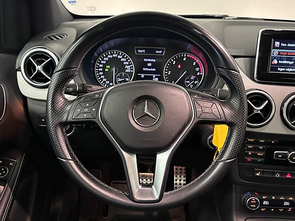 Mercedes-Benz B180 18 of 25