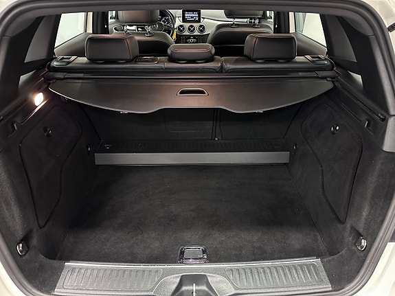 Mercedes-Benz B180 25 of 25