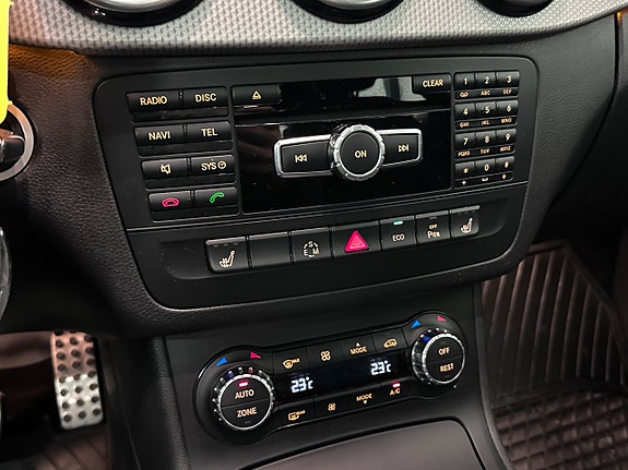 Mercedes-Benz B180 22 of 25