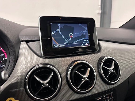 Mercedes-Benz B180 15 of 25