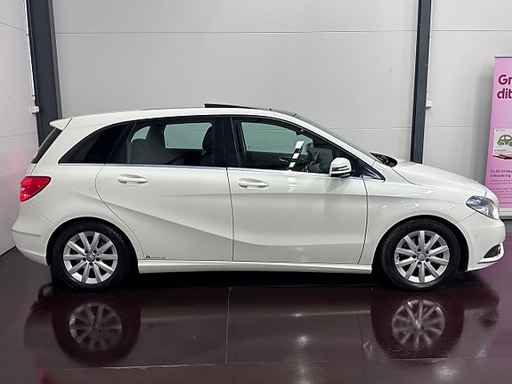 Mercedes-Benz B180 6 of 25