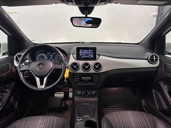 Mercedes-Benz B180 21 of 25