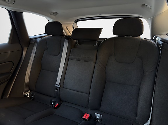 Volvo XC60 10 of 18