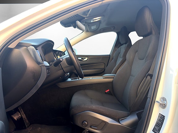 Volvo XC60 9 of 18