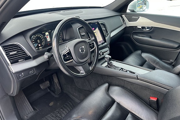 Volvo XC90 19 of 30