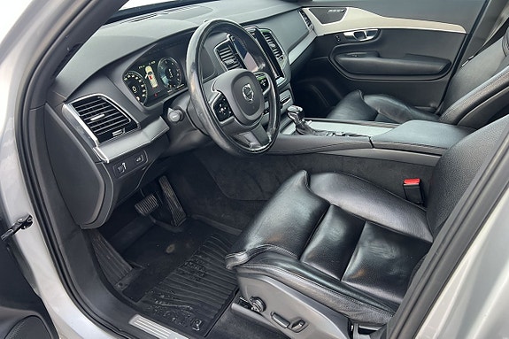 Volvo XC90 18 of 30