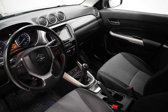 Suzuki Vitara 5 of 17