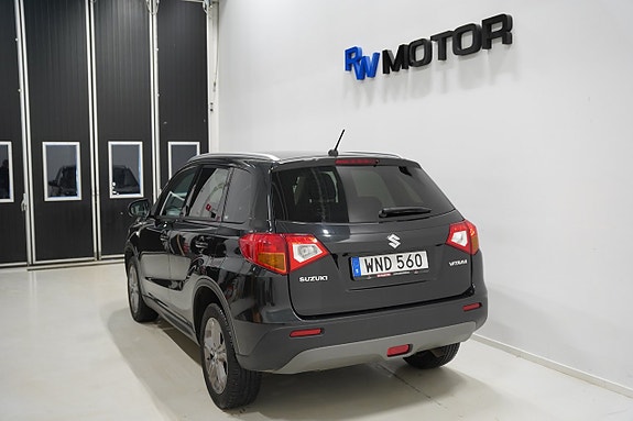 Suzuki Vitara 4 of 17