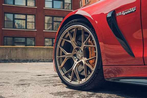 Mercedes-Benz AMG GT 63 2 of 5
