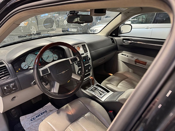 Chrysler 300C 19 of 20