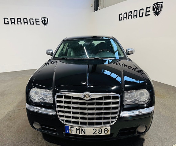 Chrysler 300C 7 of 20