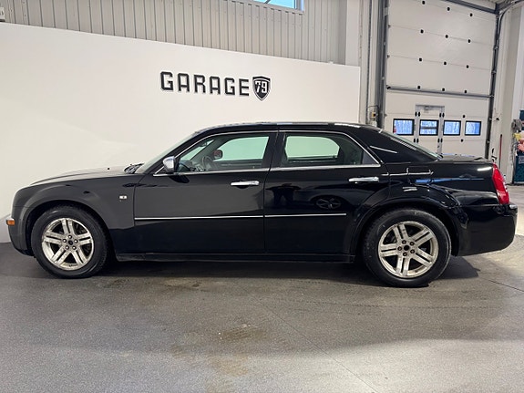 Chrysler 300C 4 of 20