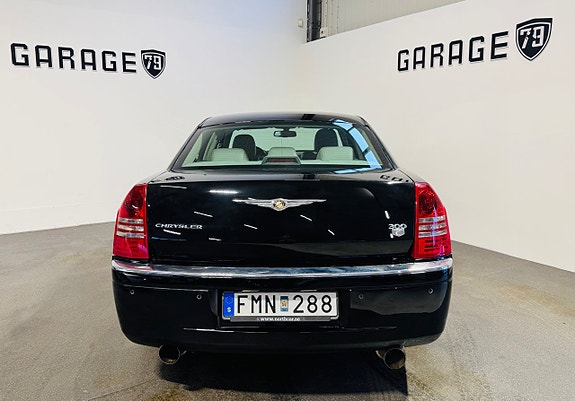Chrysler 300C 8 of 20
