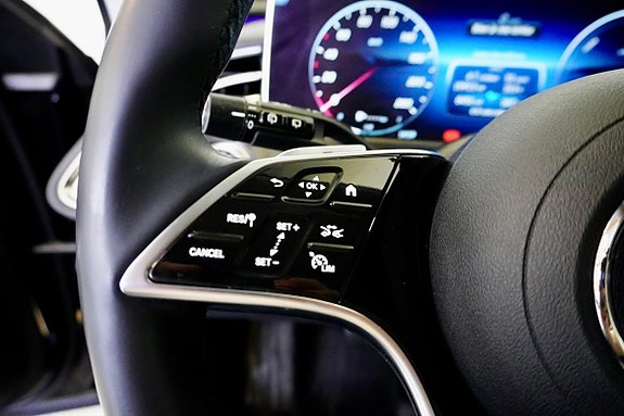 Mercedes-Benz E300 de 14 of 23