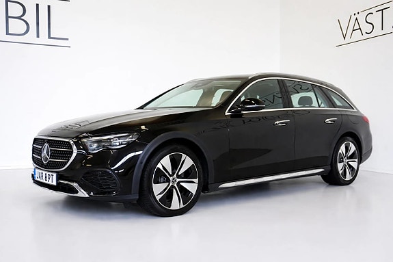 Mercedes-Benz E300 de 3 of 23