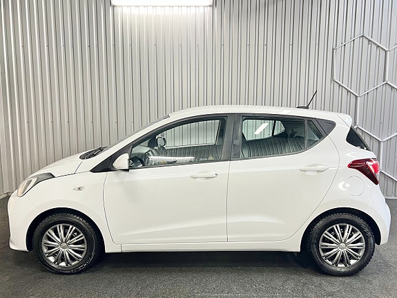 Hyundai i10 4 of 14