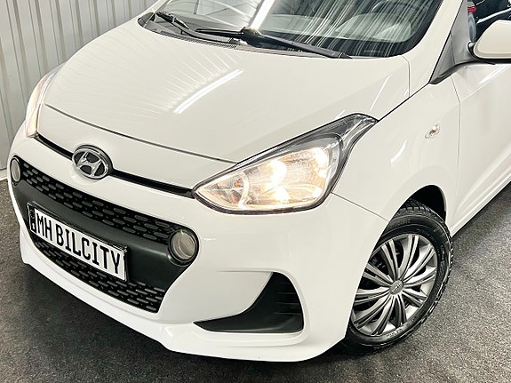 Hyundai i10 3 of 14