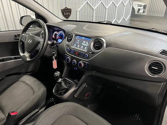 Hyundai i10 9 of 14