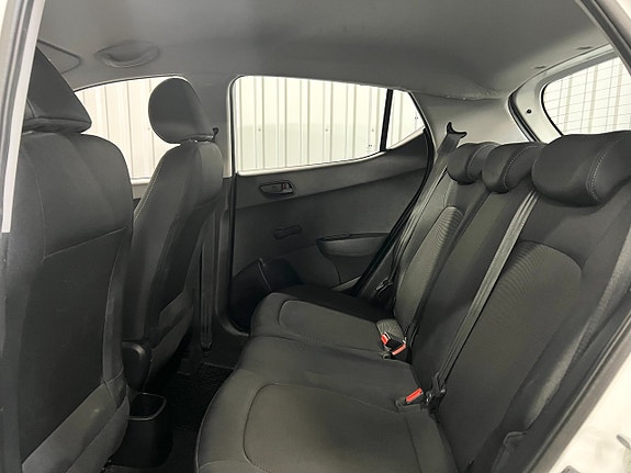 Hyundai i10 11 of 14