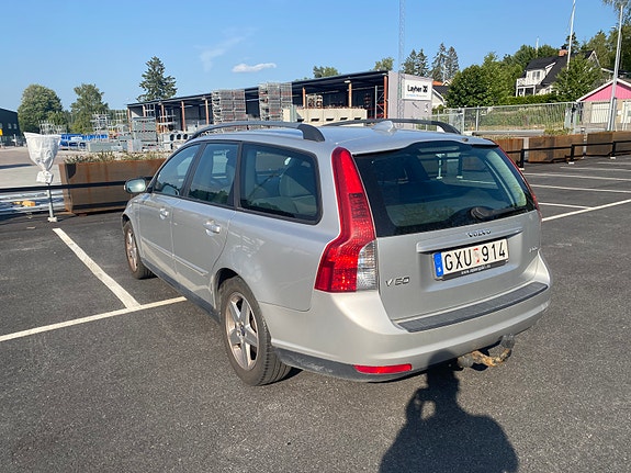 Volvo V50 3 of 5