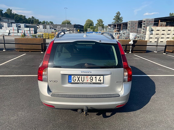 Volvo V50 2 of 5