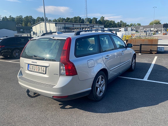 Volvo V50 4 of 5