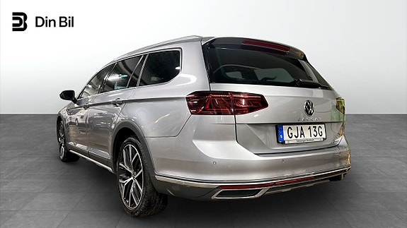 Volkswagen Passat 3 of 5