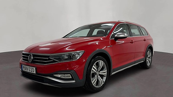 Volkswagen Passat Alltrack 3 of 5