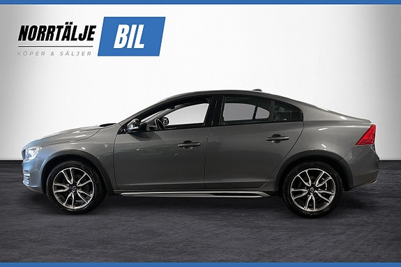 Volvo S60 Cross Country 4 of 19