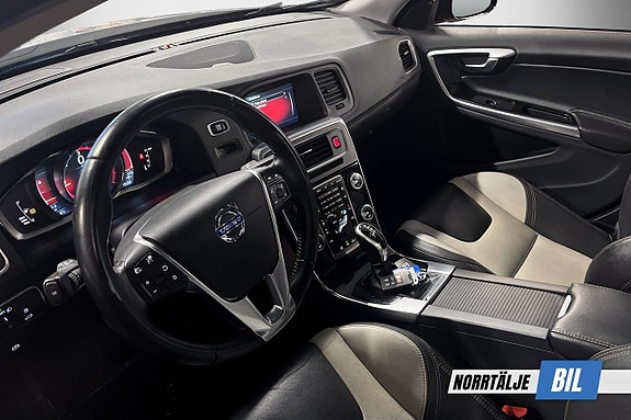 Volvo S60 Cross Country 9 of 19