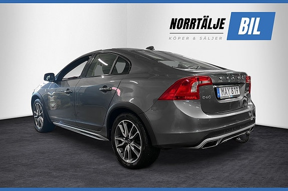 Volvo S60 Cross Country 5 of 19