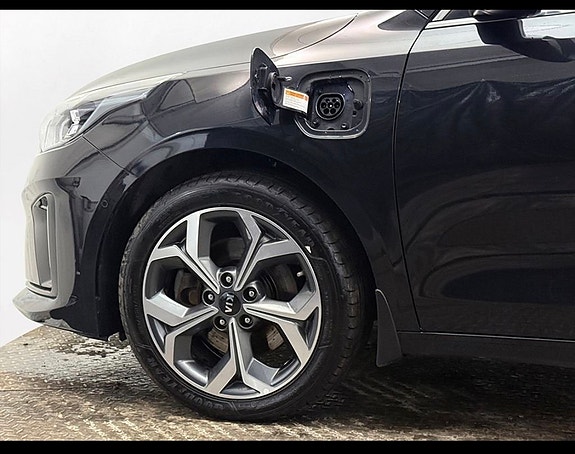 Kia Ceed 2 of 5