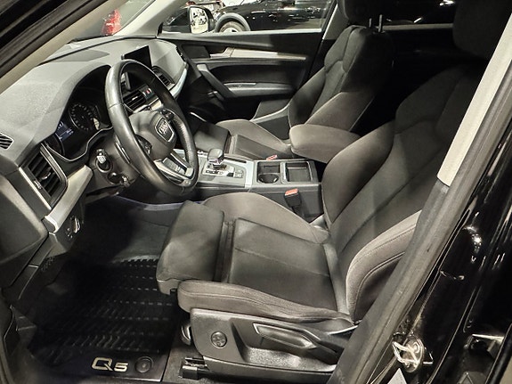 Audi Q5 8 of 22