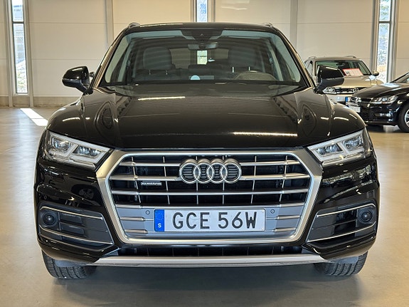 Audi Q5 2 of 5