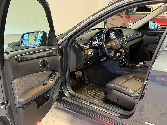 Mercedes-Benz E220 6 of 18