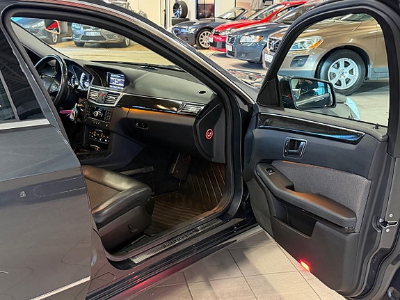 Mercedes-Benz E220 15 of 18