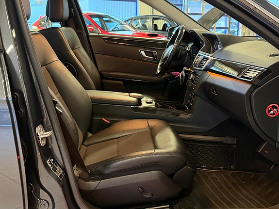 Mercedes-Benz E220 16 of 18