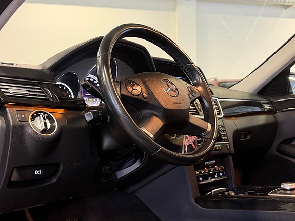 Mercedes-Benz E220 7 of 18